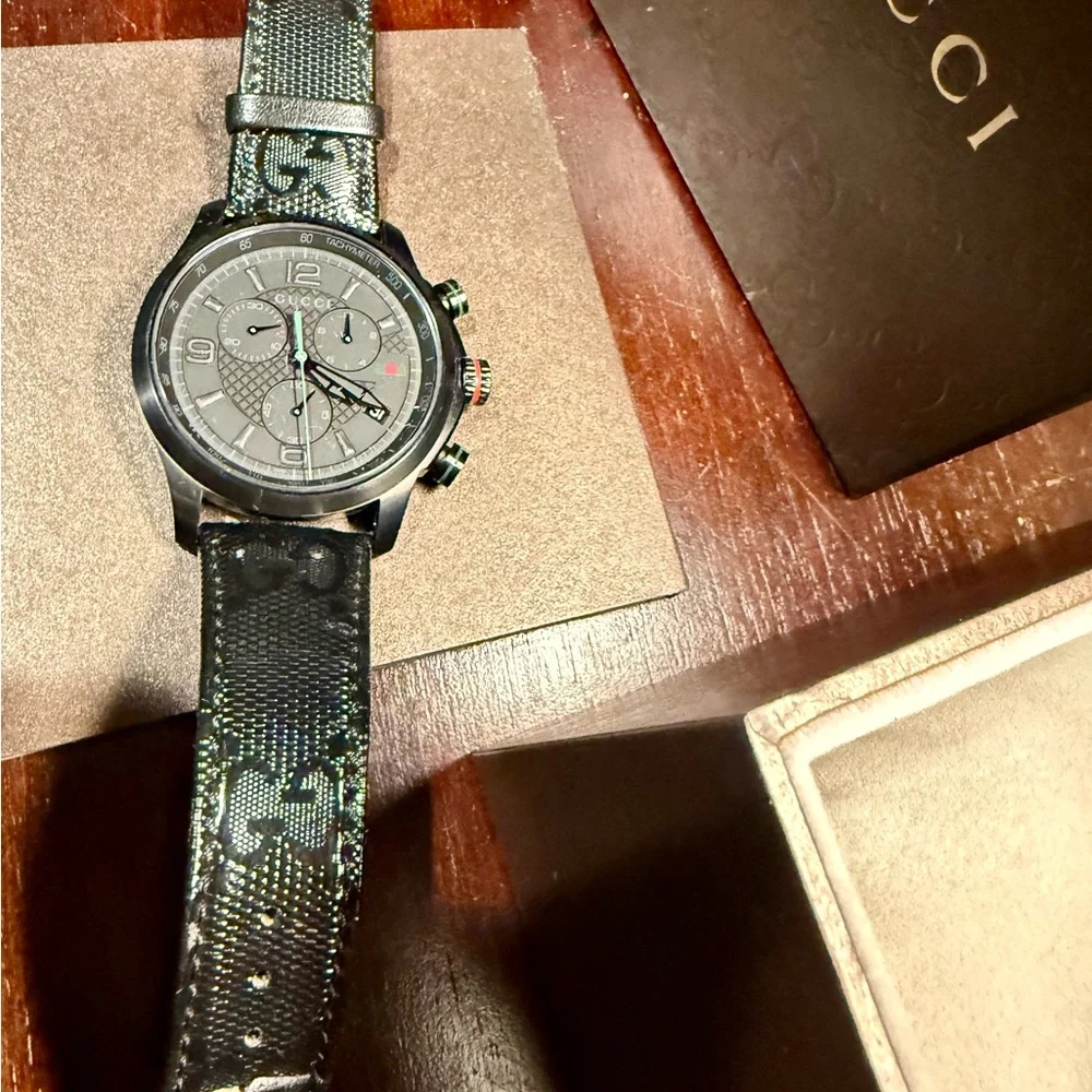Gucci stylish watch